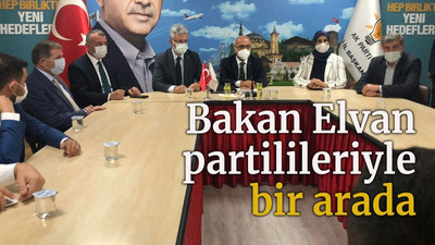 Bakan Elvan partilileriyle bir arada
